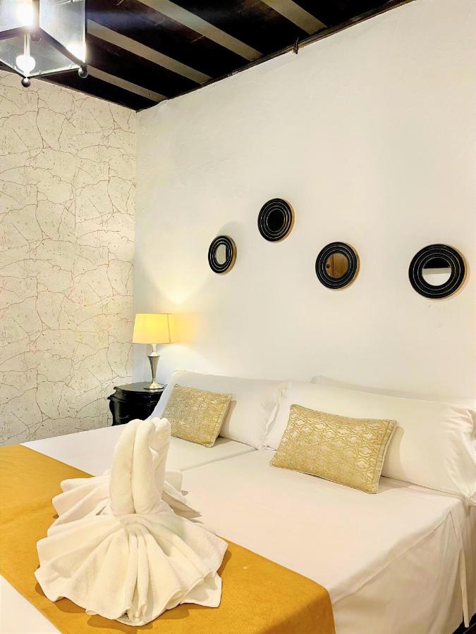 Suites Casa De Las Columnas Granada Kültér fotó